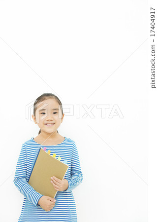 A girl with a note 17404917