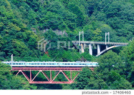 189 Series Holiday Mt. Fuji Crossing the Large Call Bed Bridge of the Central Main Line Shitazu 189 Series Holiday Mt. Fuji Crossing the Large Call Bed Bridge of the Central Main Line Shitazu 17406460