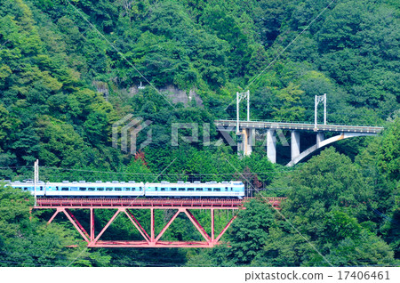 189 Series Holiday Mt. Fuji Crossing the Large Call Bed Bridge of the Central Main Line Shitazu 189 Series Holiday Mt. Fuji Crossing the Large Call Bed Bridge of the Central Main Line Shitazu 17406461