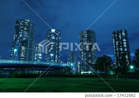 高層住宅夜景 17412062