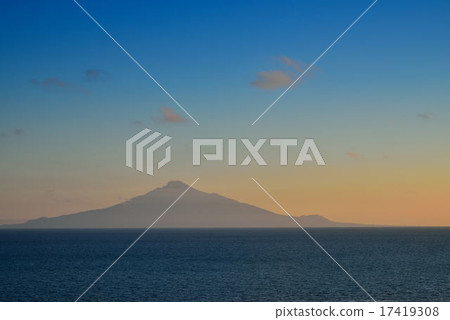 Evening view of Rishiri Island 17419308