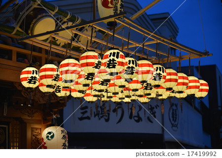 三島泰莎夏季節日燈籠的花車 三島泰莎夏季節日燈籠的花車 17419992