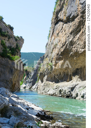 Lumbier Gorge 17420040