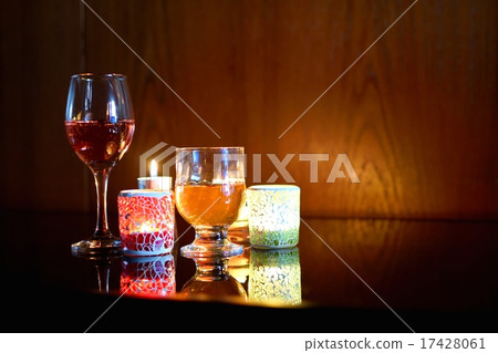 酒杯和蠟燭照明 17428061
