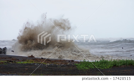 颱風波飛濺高波 颱風波飛濺高波 17428515