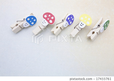 Collection of colour wood clips on the table Collection of colour wood clips on the table 17433761