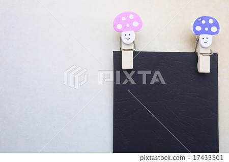 Wood clips and sticky notes/memory notes Wood clips and sticky notes/memory notes 17433801