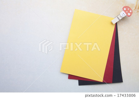 Wood clips and sticky notes/memory notes Wood clips and sticky notes/memory notes 17433806