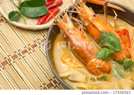 Tom yam kung soup. Thai food 17436561