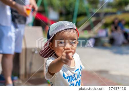 Waterborne child Waterborne child 17437418