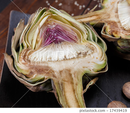 artichoke artichoke 17439419