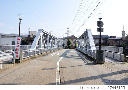 Kanazawa市的淺野河上的Kobashi Kanazawa市的淺野河上的Kobashi 17442155
