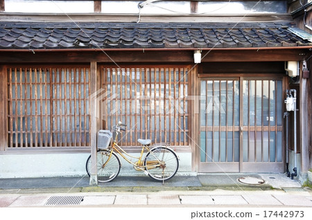 優雅的日式房屋 17442973