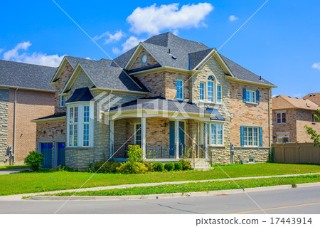 Luxury houses in North America 17443914