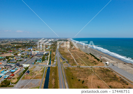 Aerial photograph of a beautiful coastline that extends everywhere 17446751