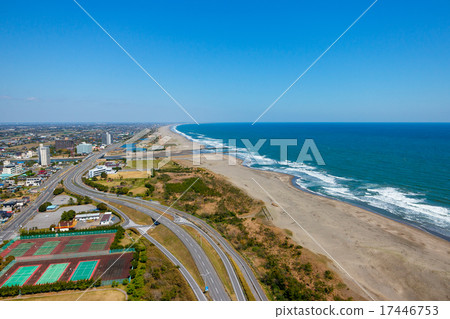 美麗的海岸及其周圍的航拍照片 美麗的海岸及其周圍的航拍照片 17446753