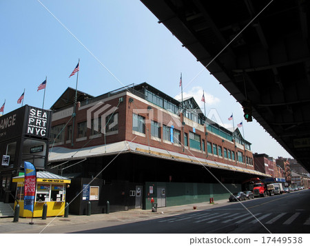 New York Manhattan's entrance South Street Seaport's brick peer 17 market 17449538