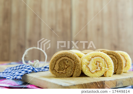 Roll Cake 17449814