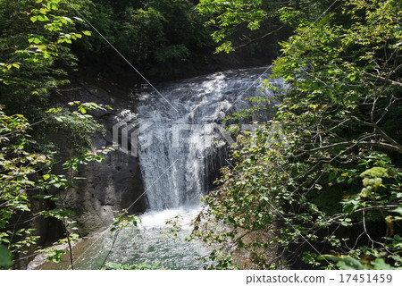 Hakusan Waterfall (Hokkaido Eniwa Ralmanai) 17451459