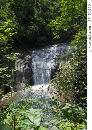 Hakusan Waterfall (Hokkaido Eniwa Ralmanai) 17451460