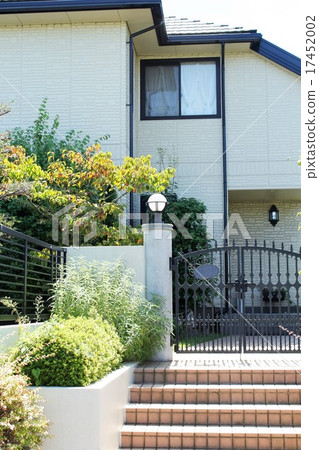 A house A house 17452002