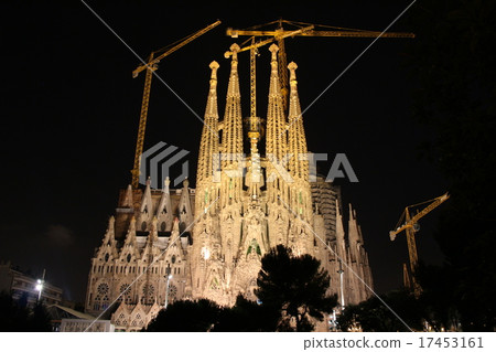 Sagrada Familia  17453161