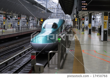 新幹線火車,東北,秋田,上越,金澤子彈列車 新幹線火車,東北,秋田,上越,金澤子彈列車 17458768