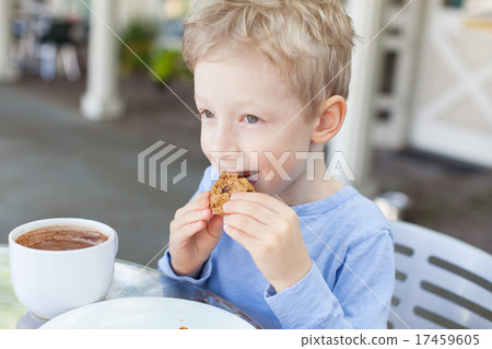 kid at cafe kid at cafe 17459605