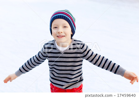 kid ice skating kid ice skating 17459640