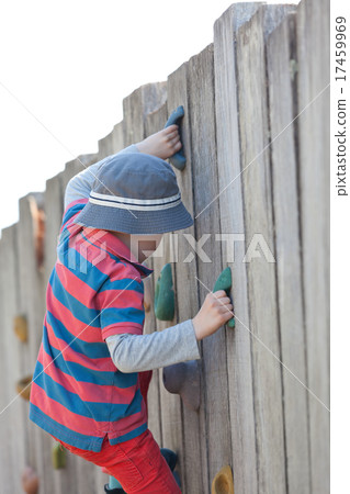 kid climbing 17459969