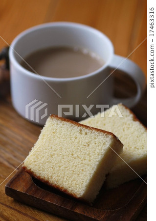 Sliced castella cake and hot cafe au lait Sliced castella cake and hot cafe au lait 17463316