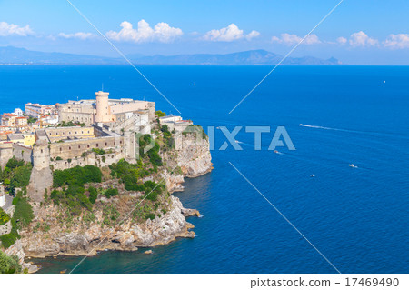 Aragonese-Angevine Castle stands on rocky cliff 17469490