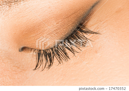 False eyelashes Asian of the eyelashes of the woman False eyelashes Asian of the eyelashes of the woman 17470352