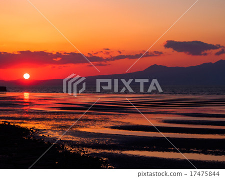 Dusk of the coast of Okinawa 17475844