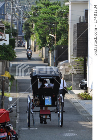 A rickshaw is going A rickshaw is going 17481234