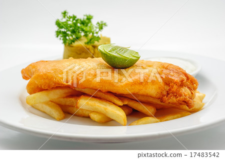 Fried fish with mashed peas Fried fish with mashed peas 17483542