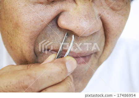 關心鼻毛的男士 關心鼻毛的男士 17486954