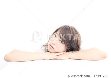 Female twenties sitting Female twenties sitting 17491780