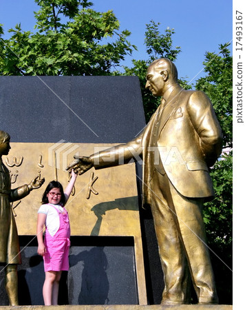 Statue of Ataturk with child symbolizes revolution Statue of Ataturk with child symbolizes revolution 17493167