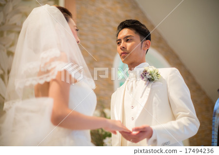 bridal couple, bride and groom, person 17494236