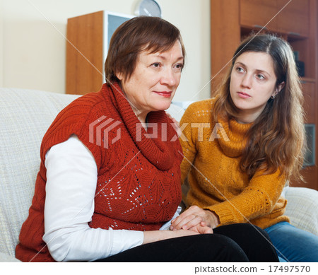 Adult girl asks for forgiveness from her mother 17497570