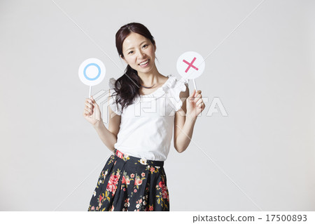 女性指點姿勢 17500893