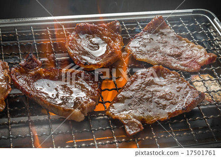 高品質日本牛肉的烤和牛牛肉燒烤 17501761