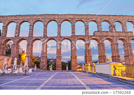 Roman aqueduct in Segovia, Spain Roman aqueduct in Segovia, Spain 17502268