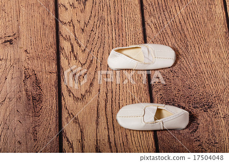 Gym shoes for children. Ballet position. 17504048