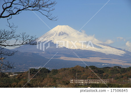 Fuji in winter from Kanancho 17506845