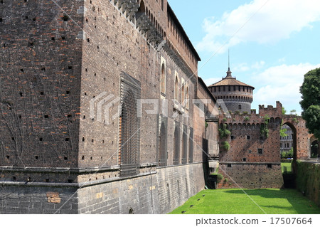 Sforzesco castle 17507664