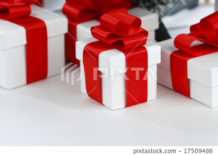 Gift boxes 17509486