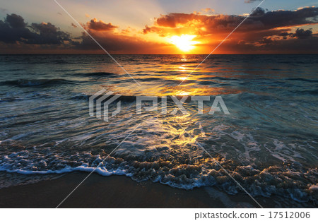 Sea sunset 17512006