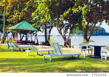 Tropical Resort Tropical Resort 17512354